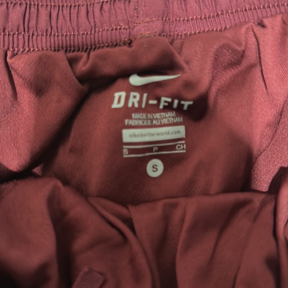 Nike shorts - Picture 2 of 3